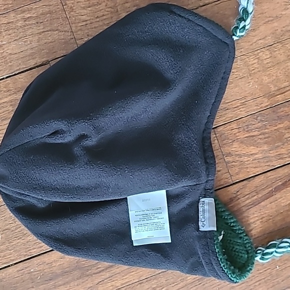 Columbia MSU‎ winter green white yarn Tassel Pom Beanie Hat women's OS - Picture 5 of 11